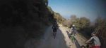 Λέσβος: Ποδηλατικοί τουρίστες κάνουν απαιτητικές καταβάσεις σε απόκρημνες πλαγιές