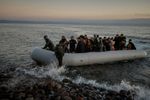Μεταναστευτικό: Η κυβέρνηση σκληραίνει τη στάση της - Κατατέθηκε η τροπολογία για σύλληψη και επιστροφή