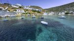 Tο κυκλαδίτικο νησί που είναι ο καλύτερος προορισμός για οικογένειες, σύμφωνα με διεθνή ΜΜΕ