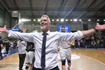 “Εγκαίνια” του νέου γηπέδου της Μυκόνου απέναντι στον Ολυμπιακό
