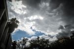 Καιρός: Αλλαγή σκηνικού με βροχές και καταιγίδες στα ηπειρωτικά – Έως 31 βαθμούς η θερμοκρασία