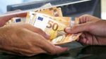Στο στόχαστρο της ΑΑΔΕ οι μεταφορές χρημάτων μεταξύ συγγενών, οι γονικές παροχές και οι δωρεές