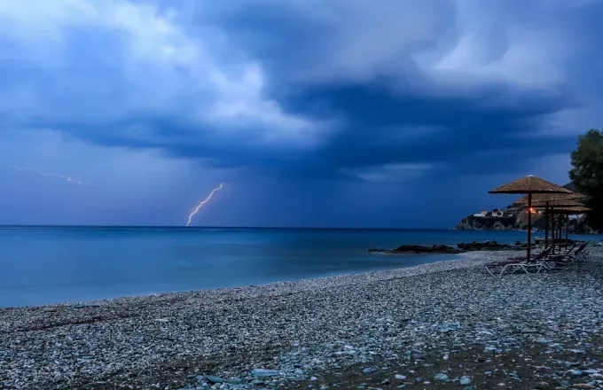 Καιρός: Βροχές, καταιγίδες στο μεγαλύτερο μέρος της χώρας -