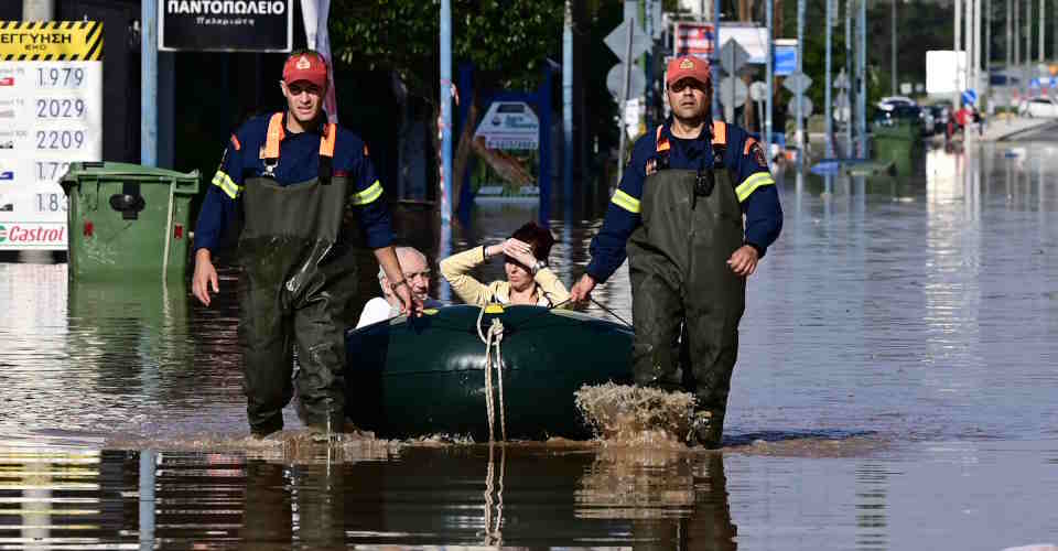 Στα 3 μέτρα το νερό στα προάστια της Λάρισας