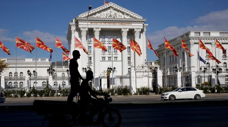Έπαψαν να ισχύουν τα ταξιδιωτικά έγγραφα με την ονομασία «Δημοκρατία της Μακεδονίας»