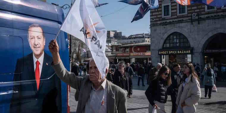 Reuters: Οι Τούρκοι τιμώρησαν τον Ερντογάν στις δημοτικές εκλογές - Ενισχύεται ο Ιμάμογλου ως αντίπαλός του