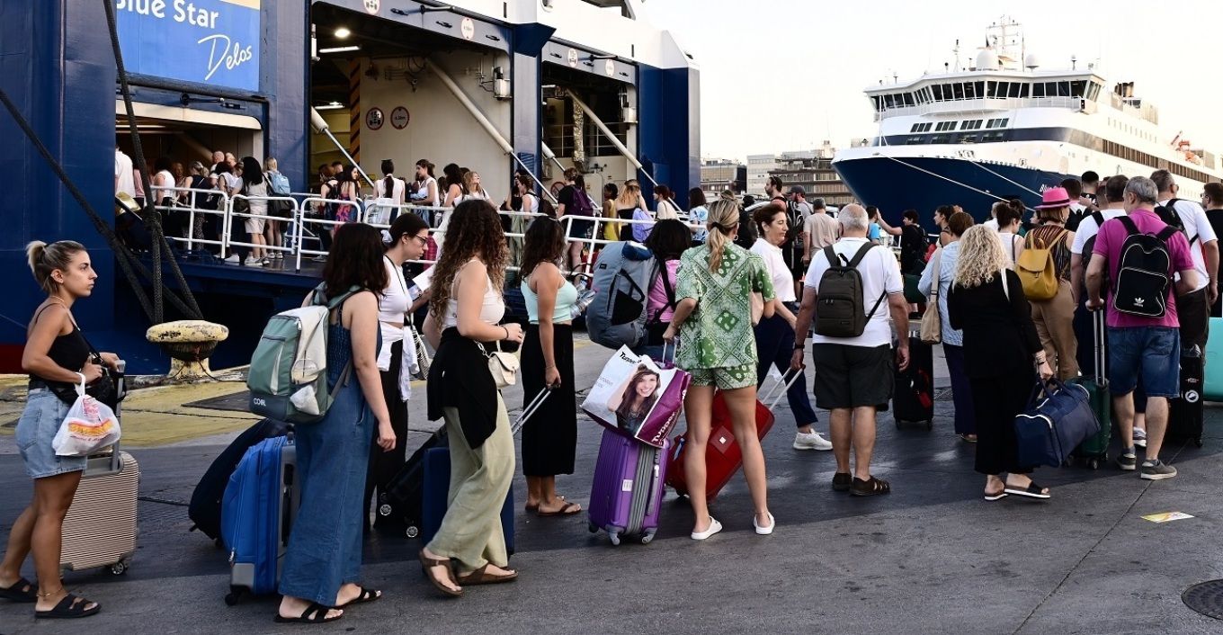 Υπερτουρισμός, αλλά χωρίς πληρότητες - Ο πρόεδρος των ξενοδόχων εξηγεί το αλλόκοτο