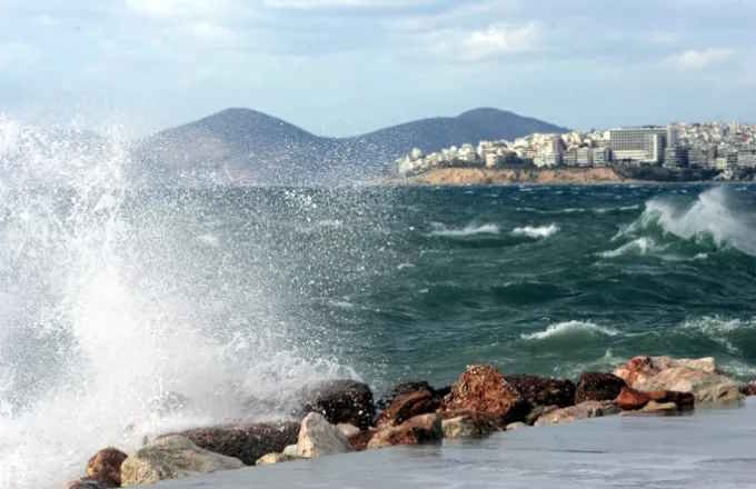 Υψηλές θερμοκρασίες μέχρι και το Σάββατο - Ισχυροί βοριάδες έως 8 μποφόρ στο Αιγαίο