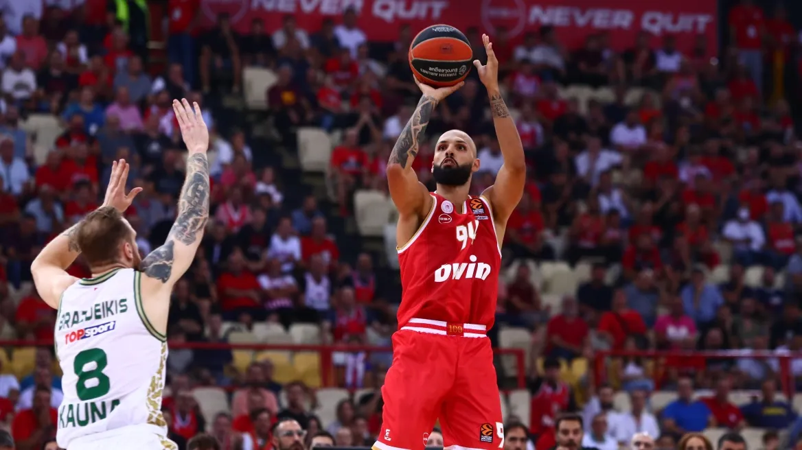 Euroleague: Ίδρωσε στο τέλος αλλά έφτασε στην πρώτη νίκη του ο Ολυμπιακός