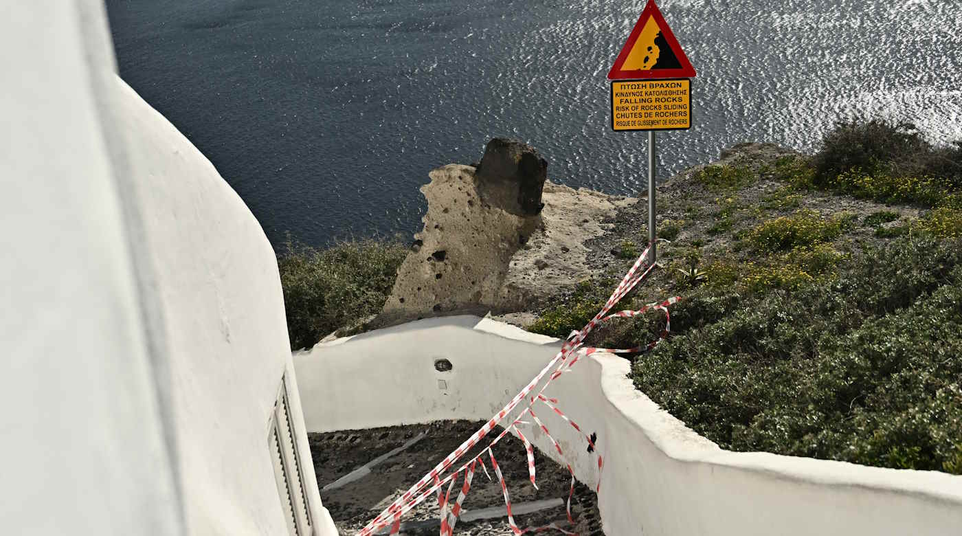 Μπαράζ σεισμών άνω των 4,2 Ρίχτερ τη νύχτα μεταξύ Σαντορίνης και Αμοργού