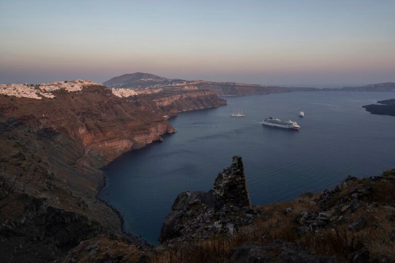 Αυξημένη εδαφική παραμόρφωση στη Σαντορίνη - Συνδυασμός τεκτονικής και μάγματος