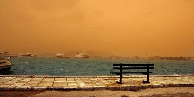 Καιρός: Σταδιακή υποχώρηση της σκόνης σήμερα και άνοδος της θερμοκρασίας - Πού θα βρέξει