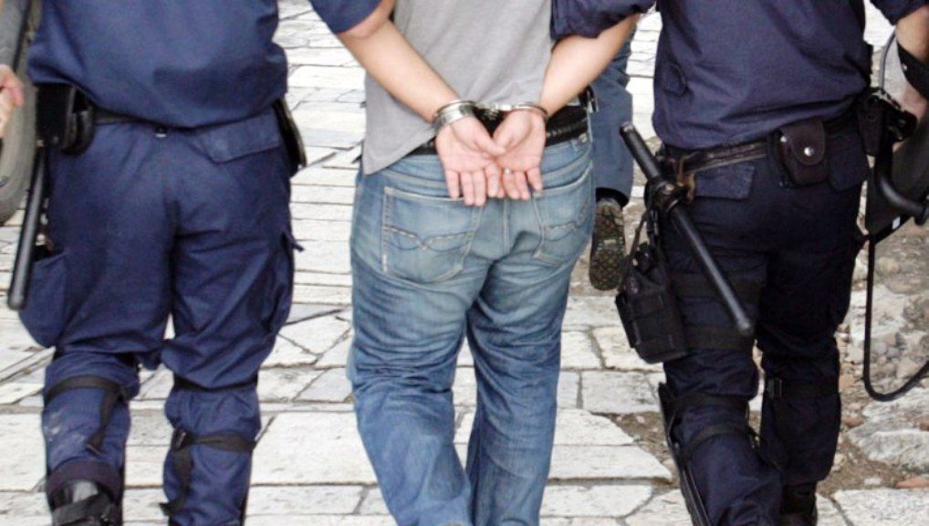 Συλλήψεις σε Σαντορίνη, Πάρο, Αντίπαρο και Νάξο