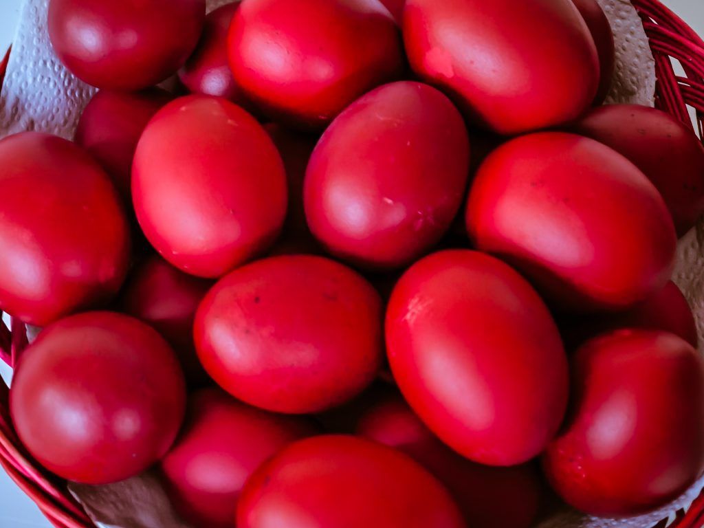 Πάσχα στα νησιά του Αιγαίου: Τα ξεχωριστά έθιμα σε Δωδεκάνησα και Κυκλάδες που κρατούν αιώνες