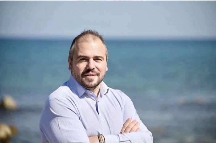 Ευχαριστήρια επιστολή Φόρτωμα προς τον Αθανάσιο Μαρτίνο για την κάλυψη στεγαστικών αναγκών γιατρών στην Τήνο