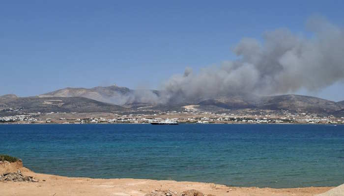 Ενισχύθηκαν οι δυνάμεις στη φωτιά - Επιχειρούν 12 εναέρια, 112 για εκκενώσεις σε Άγιο Χαράλαμπο, Καμπί, Μπούγαδο και Ανερατζιά