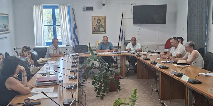 Πρωτοβουλία για επαναφορά της αρμοδιότητας παραχώρησης τμημάτων παραλιών και αιγιαλών στους Δήμους