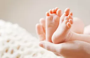 Θρίλερ με νεκρό μωρό 1 έτους στην Κω – Υπό κράτηση οι γονείς