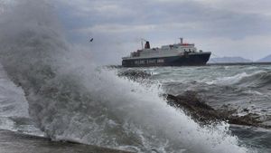 Τσατραφύλλιας: Πολικός αεροχείμαρρος φέρνει δροσιά και μπουρίνια - Η πρόβλεψη για τον Αύγουστο