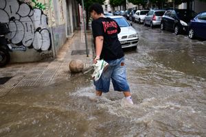 Κακοκαιρία Atena: «Πνίγηκαν» περιοχές στην Αττική – Έντονα φαινόμενα σήμερα σε νησιά του βορείου και ανατολικού Αιγαίου και Δωδεκάνησα