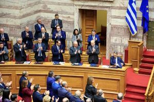 Προϋπολογισμός 2025: Μέτρα για τις τράπεζες, παρεμβάσεις για χαμηλοσυνταξιούχους και ένστολους – Όλες οι εξαγγελίες