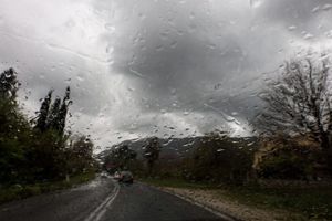 Καιρός: Με βροχές και πτώση της θερμοκρασίας ξεκινάει η εβδομάδα - Ποιες περιοχές επηρεάζονται