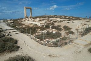 Μόνιμη περίφραξη τοποθετήθηκε στην Πορτάρα Νάξου