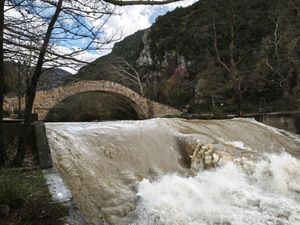 Kαιρός: Επιμένουν οι βροχοπτώσεις στη δυτική Ελλάδα