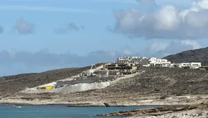 Η απόφαση του ΣτΕ που βάζει «φρένο» στην επέκταση του White Coast στη Μήλο