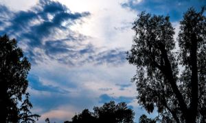 Καιρός: Καλοκαιρία και σήμερα, νέα πτώση του υδράργυρου το Σαββατοκύριακο