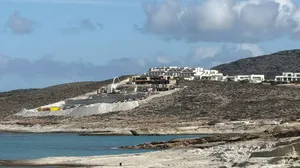 Νέο «οικολογικό έγκλημα» με πεντάστερο ξενοδοχείο στον Μύτακα της Μήλου δίπλα στο Σαρακήνικο