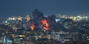 Το Ιράν χτύπησε με drones την πρεσβεία των ΗΠΑ στη Σαουδική Αραβία - «Θα ανταποδώσουμε» απάντησε ο Τραμπ