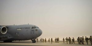 Ο Τραμπ εξετάζει την αποστολή ακόμα 10.000 στρατιωτών στη Μέση Ανατολή