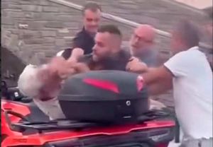 Για επικίνδυνη σωματική βλάβη η δικογραφία εναντίον του οδηγού ταξί που ξυλοκόπησε ηλικιωμένο στην Πάρο
