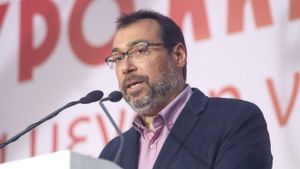 Περιοδεία του Γιάννη Αγγέλου στην Πάρο: Στο επίκεντρο η πυροπροστασία, οι δημοτικές υπηρεσίες και το νερό