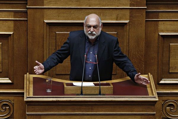 Περιοδεία του Νίκου Συμαρλένιου σε Σέριφο και Σίφνο