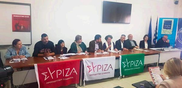 Μαρία Χανιώτη και Νίκος Συρμαλένιος στη Σαντορίνη