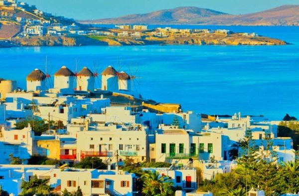 Συγκρατημένη η κίνηση στη Μύκονο - Πώς επηρεάζουν τα "χρυσά καβουροπόδαρα" και ο διεθνής διασυρμός