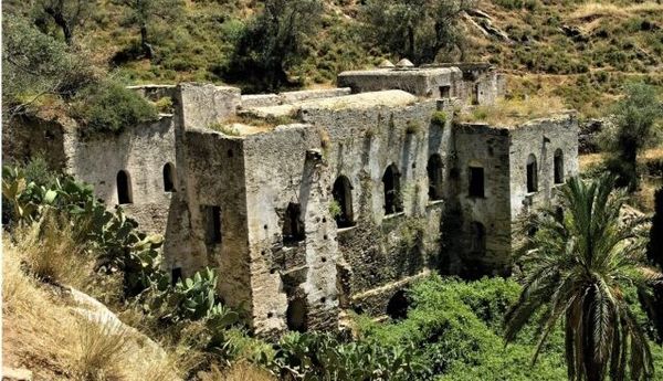 Αποκατάσταση του Μεγάρου των Ιησουιτών στη Νάξο