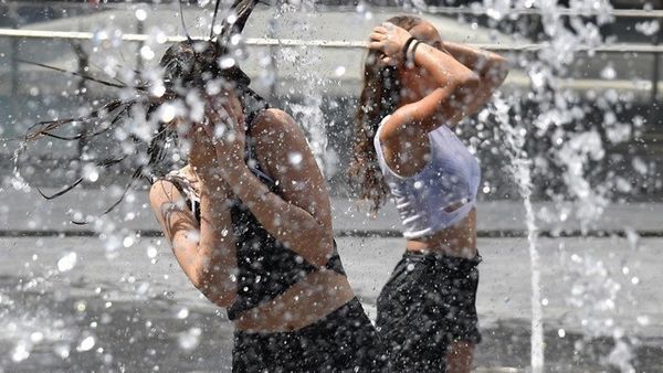 Καύσωνας: Στα "κόκκινα" για τις επόμενες επτά με οκτώ ημέρες - Κυριακή "ψηνόμαστε"
