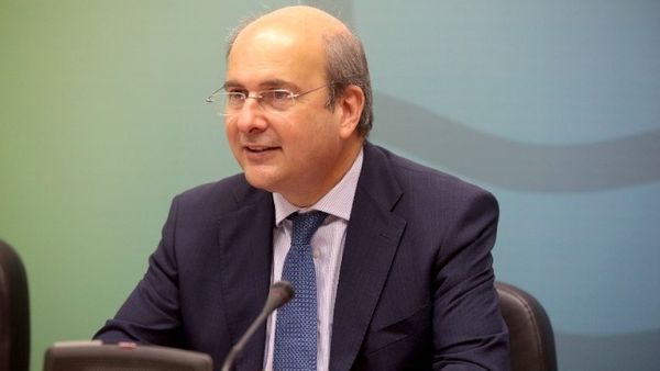 Με τους κοινωνικούς εταίρους συναντάται το οικονομικό επιτελείο