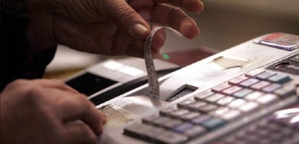 Όλα τα ονόματα των φοροφυγάδων που χρωστούν πάνω από 150.000 ευρώ – Δείτε λίστες