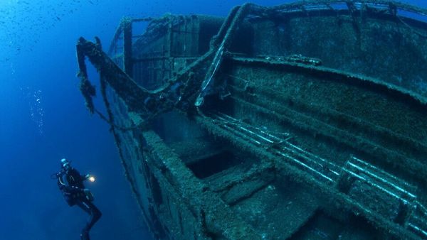 Εξπρές Σάμινα: 23 χρόνια από το ναυάγιο που στοίχειωσε την Πάρο