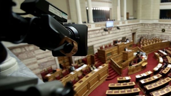 Κατατίθεται στη Βουλή ο κρατικός προϋπολογισμός του 2024 - Αυξήσεις στο Δημόσιο μετά από 14 χρόνια