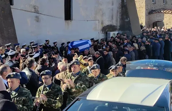 Σε κλίμα οδύνης το τελευταίο αντίο στον επισμηναγό Επαμεινώνδα Κωστέα