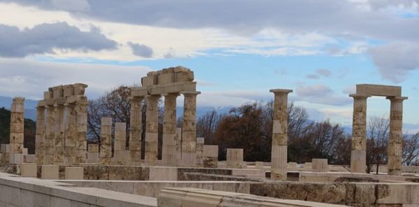 Εγκαινιάζεται το μεσημέρι από τον Κ. Μητσοτάκη το αναστηλωμένο ανάκτορο του Φιλίππου Β’ στις Αιγές