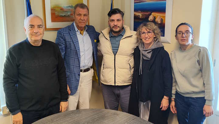 Συνάντηση Ένωσης Γονέων Πάρου με τον Έπαρχο Πάρου - Αντιπάρου