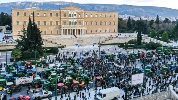 Αγρότες: Αναχωρούν στις 11:00 τα τρακτέρ από το Σύνταγμα