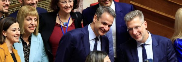 Υπερψηφίστηκε το νομοσχέδιο για το γάμο των ομόφυλων ζευγαριών με 176 «ναι» – Τα «όχι» και οι απουσίες