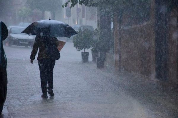 Επιμένουν οι καταιγίδες και το Σάββατο - Ποιες περιοχές θα επηρεαστούν